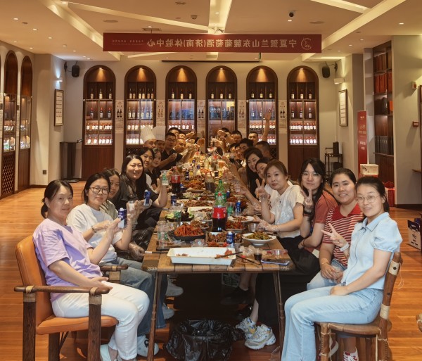 品味美食，凝聚力量——擇立燒烤party圓滿(mǎn)落幕